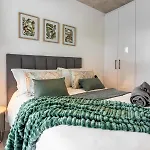 Luxury Accomodation At The Alphen Glen